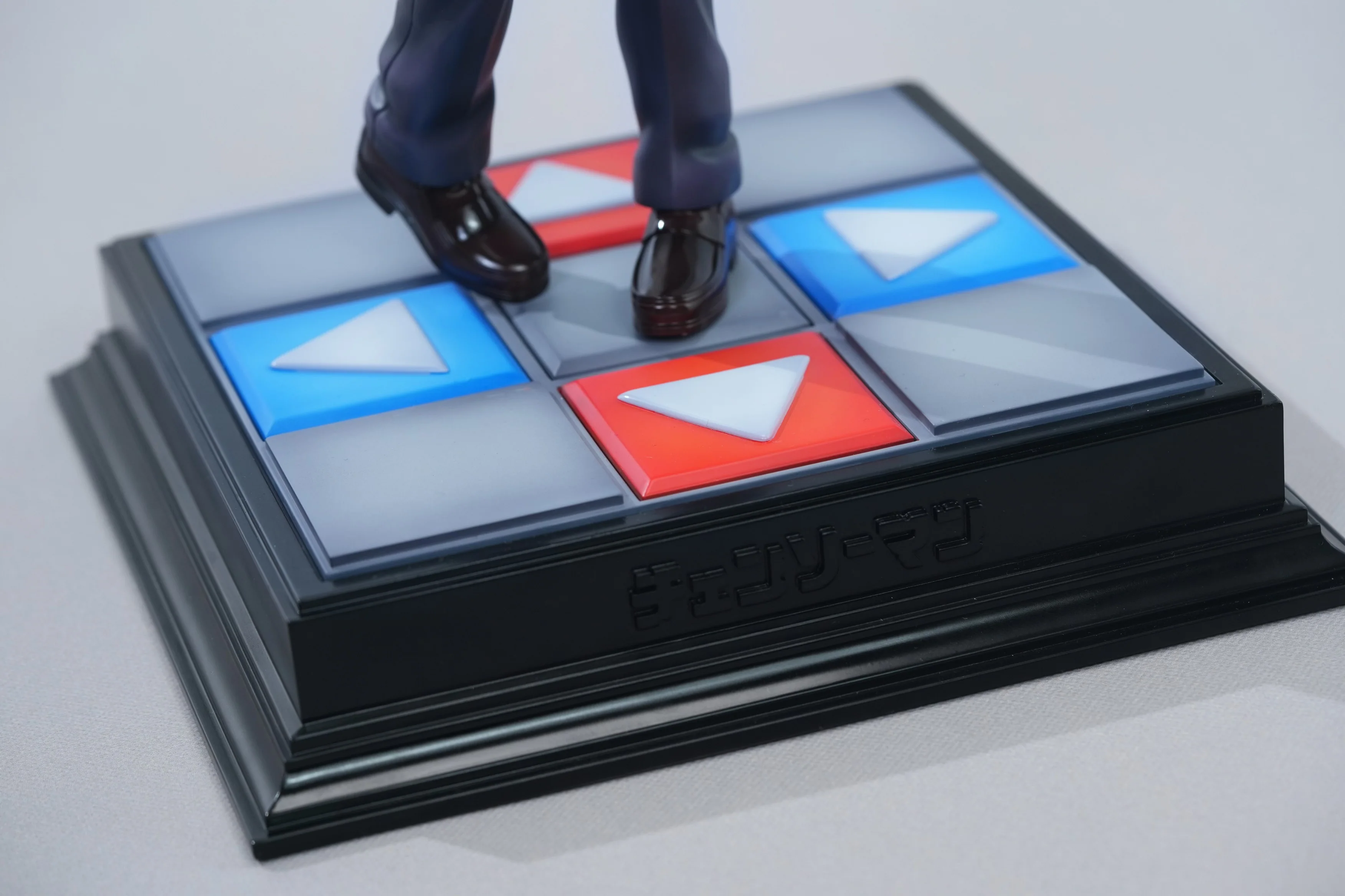 Chainsaw Man Hera Studio Kobeni Higashiyama Resin Statue - Image 9