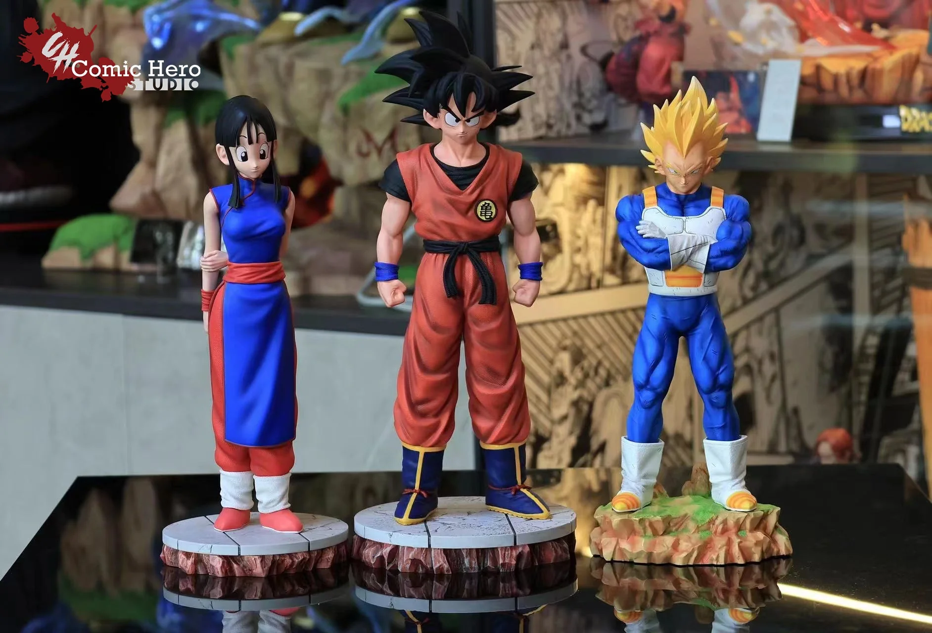 Dragon Ball Comic Hero Studio Armor Vegeta SSJ Resin Statue - Image 4