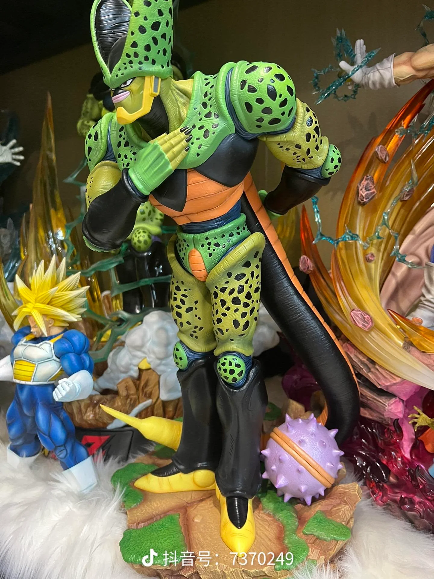 Dragon Ball WS Studio Cell 2nd Form Resin Statue - Image 3