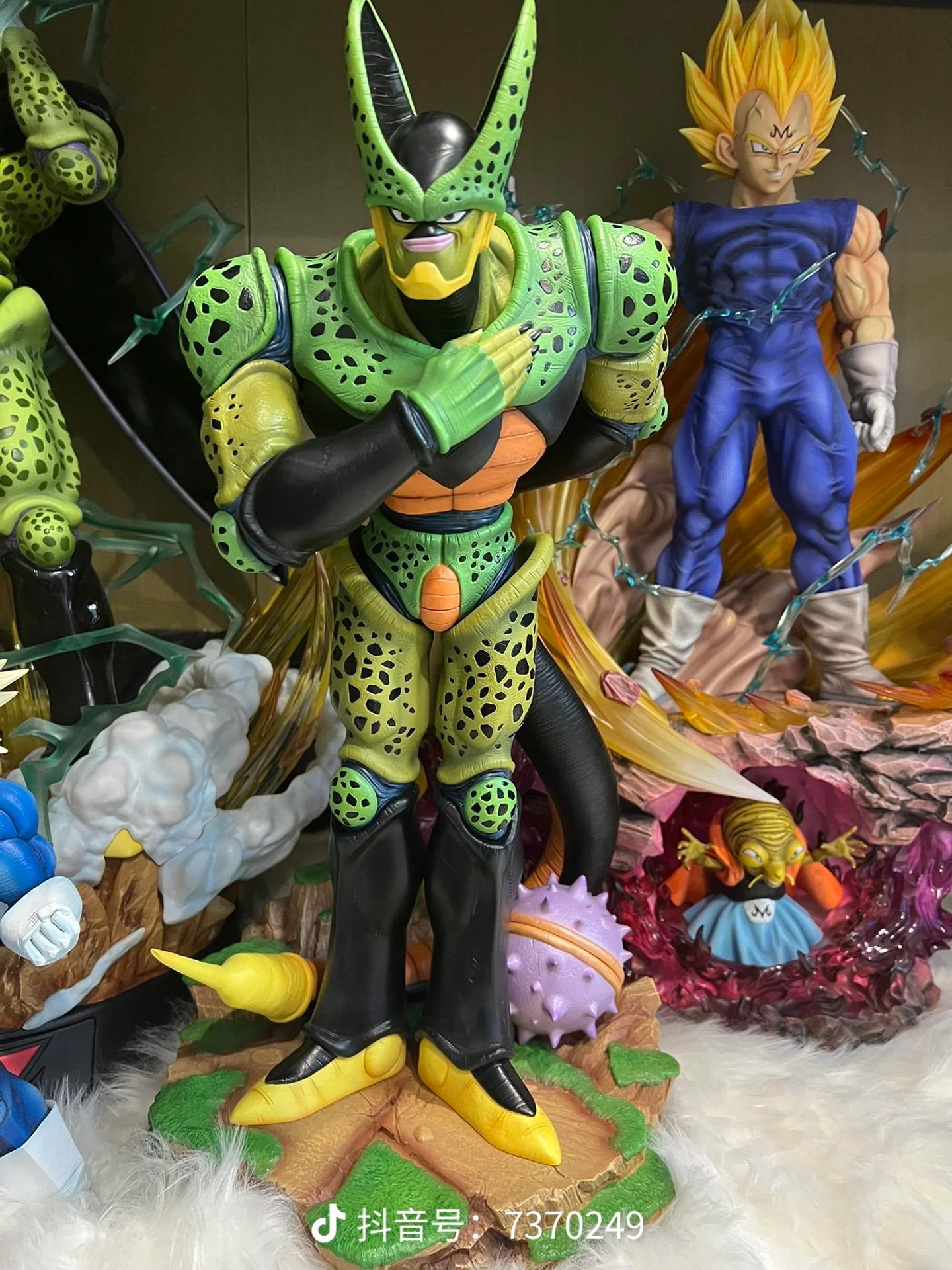 Dragon Ball WS Studio Cell 2nd Form Resin Statue - Image 4