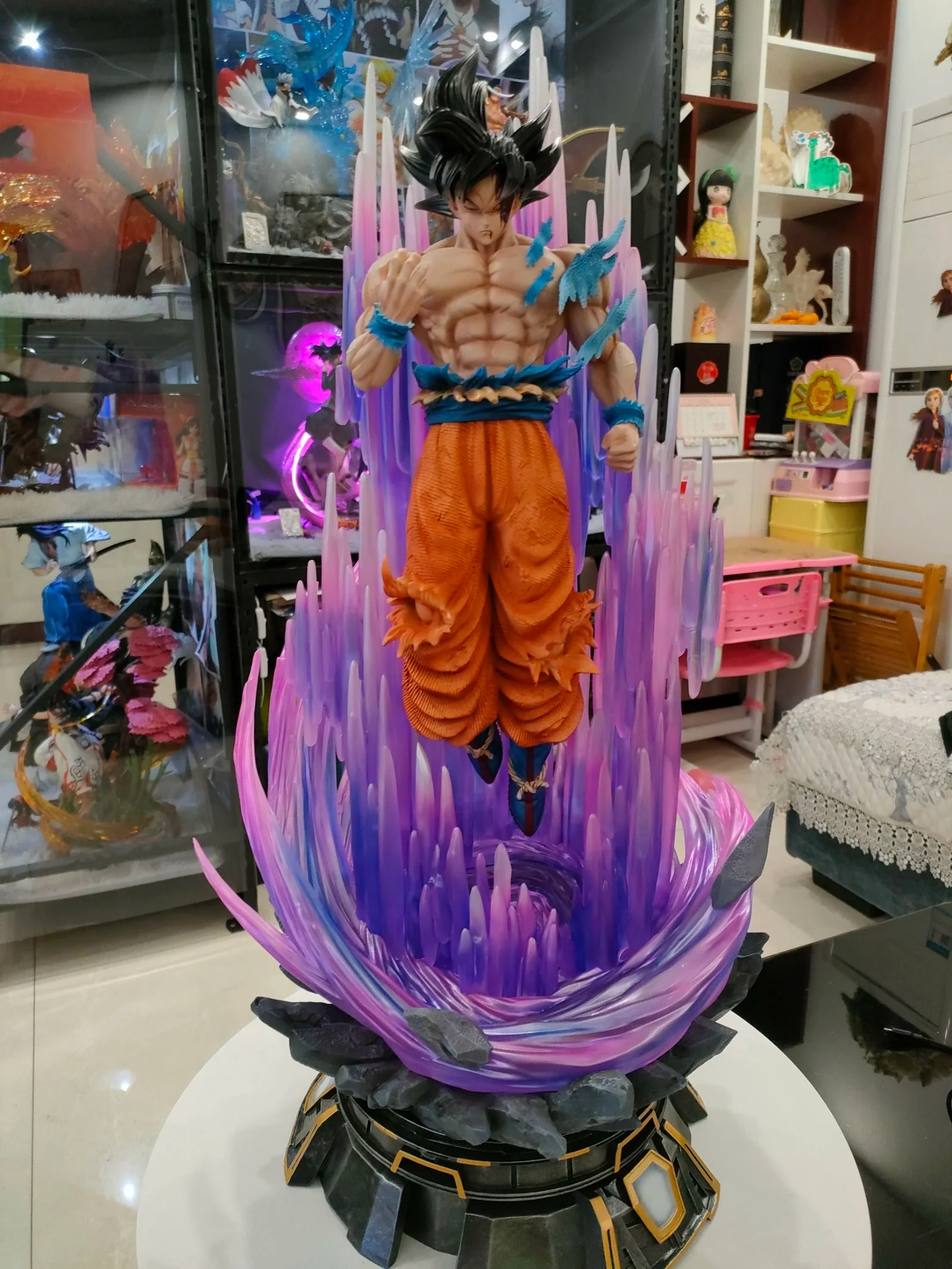 Dragon Ball ZBC Studio Goku Ultra Instinct Resin Statue - Image 15