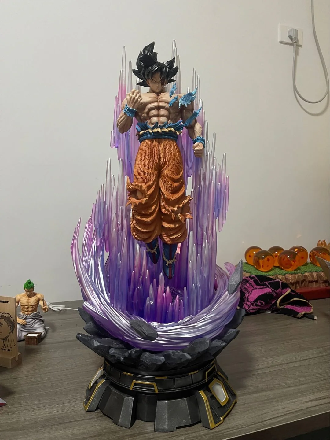 Dragon Ball ZBC Studio Goku Ultra Instinct Resin Statue - Image 16