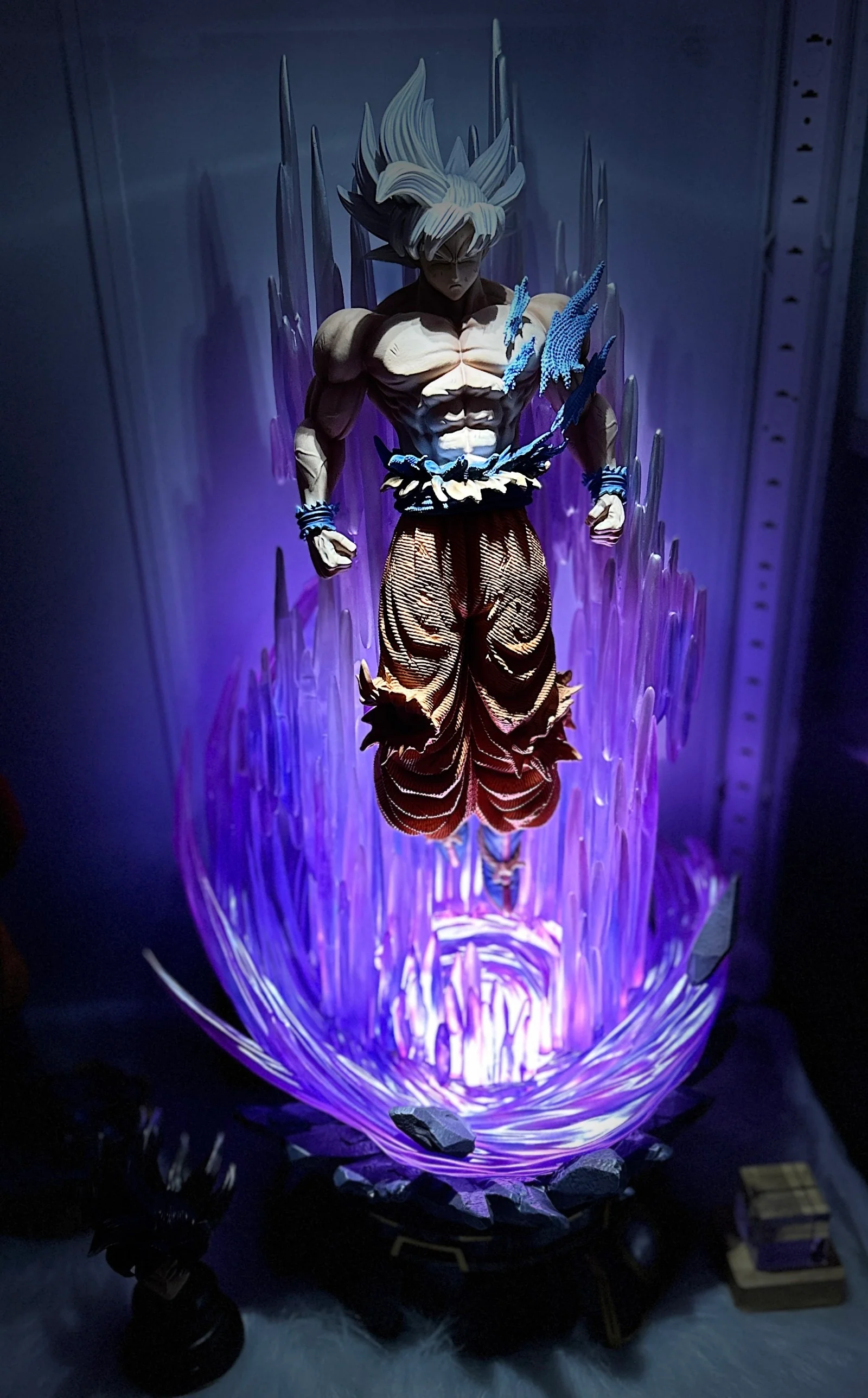 Dragon Ball ZBC Studio Goku Ultra Instinct Resin Statue - Image 25