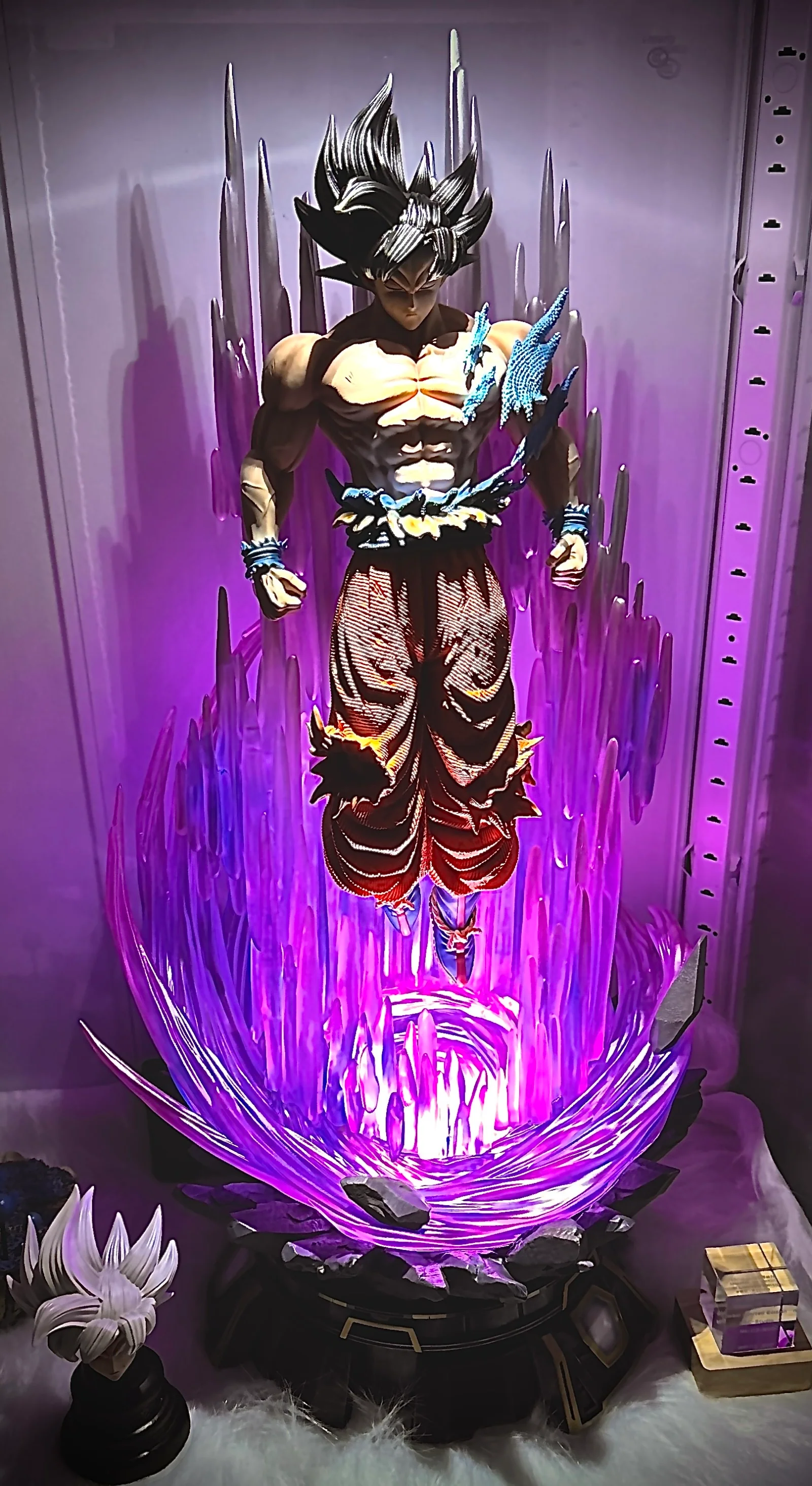 Dragon Ball ZBC Studio Goku Ultra Instinct Resin Statue - Image 36