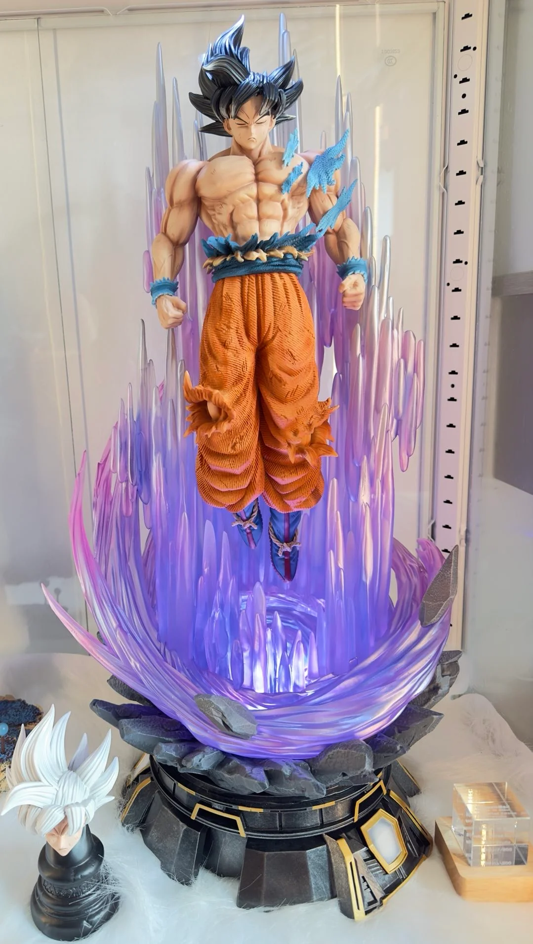 Dragon Ball ZBC Studio Goku Ultra Instinct Resin Statue - Image 7