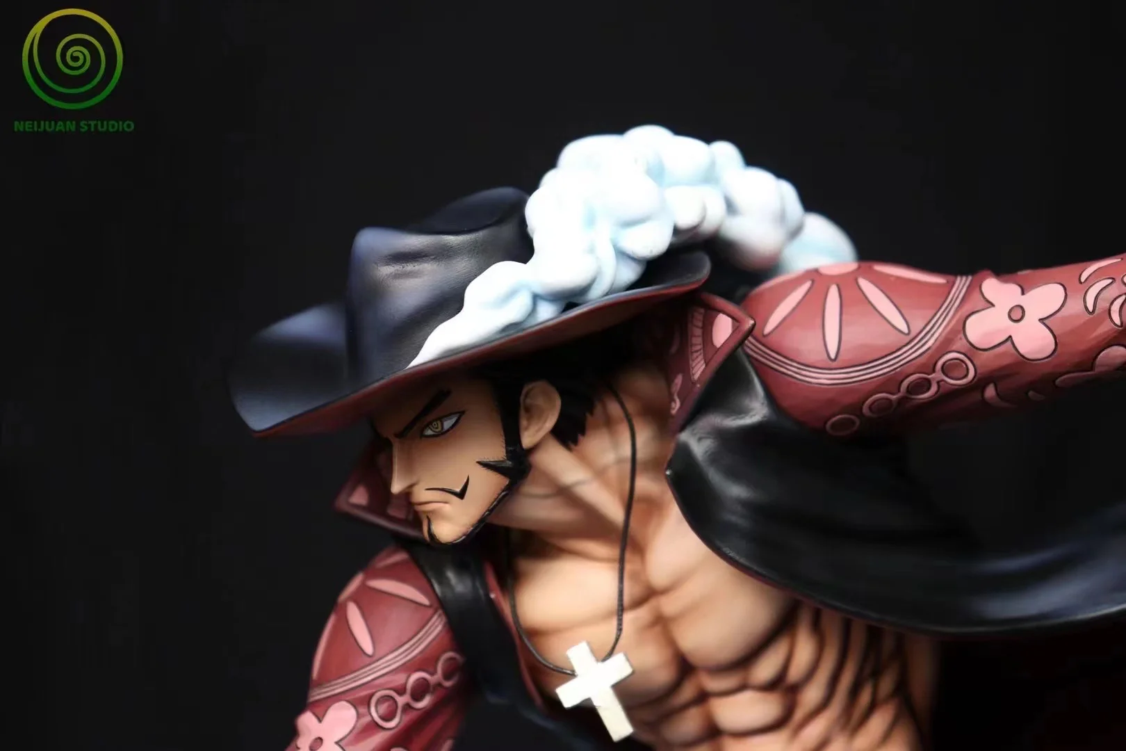 One Piece NEIJUAN Studio Oka Shichibukai Dracule Mihawk Resin Statue - Image 3