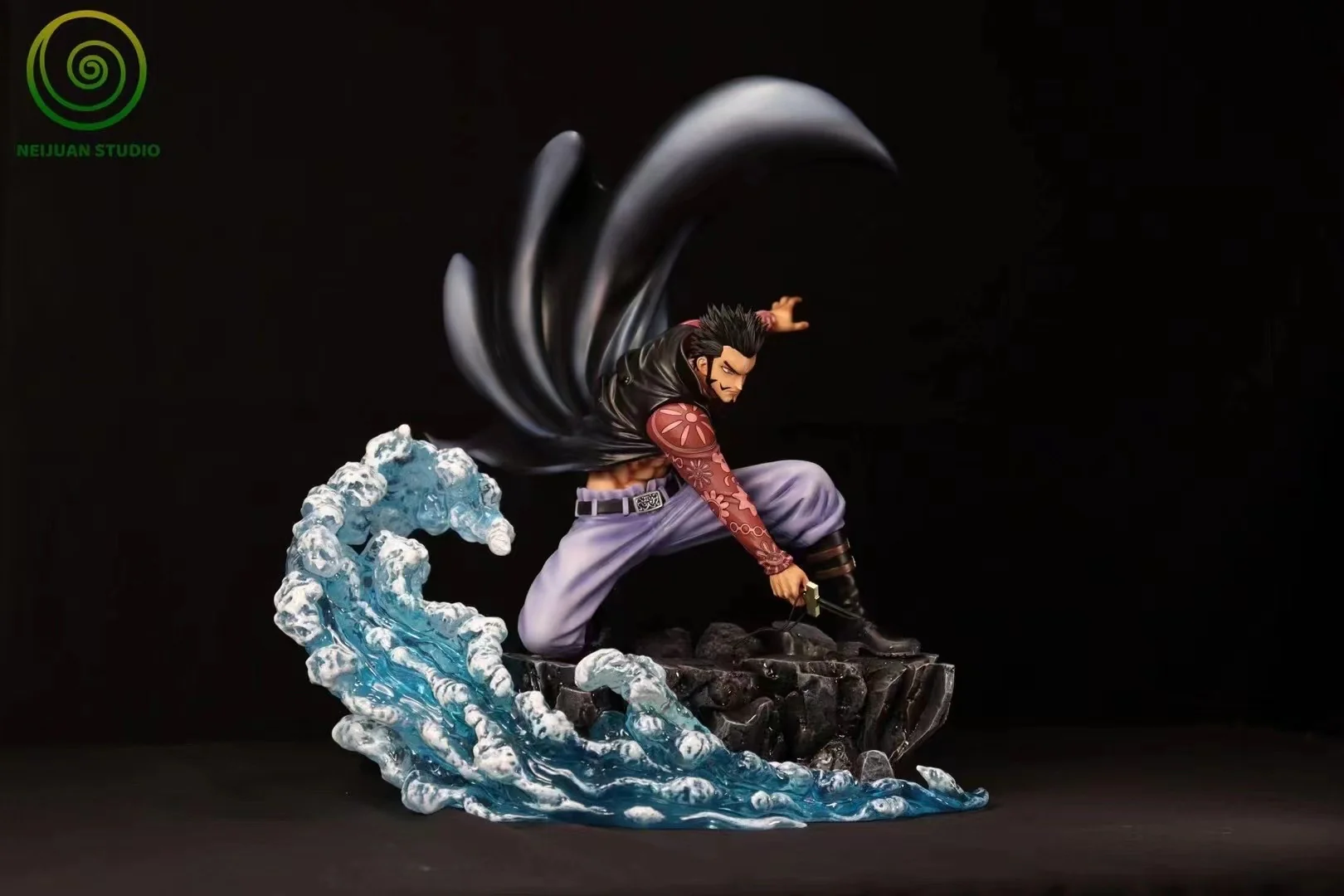 One Piece NEIJUAN Studio Oka Shichibukai Dracule Mihawk Resin Statue - Image 6